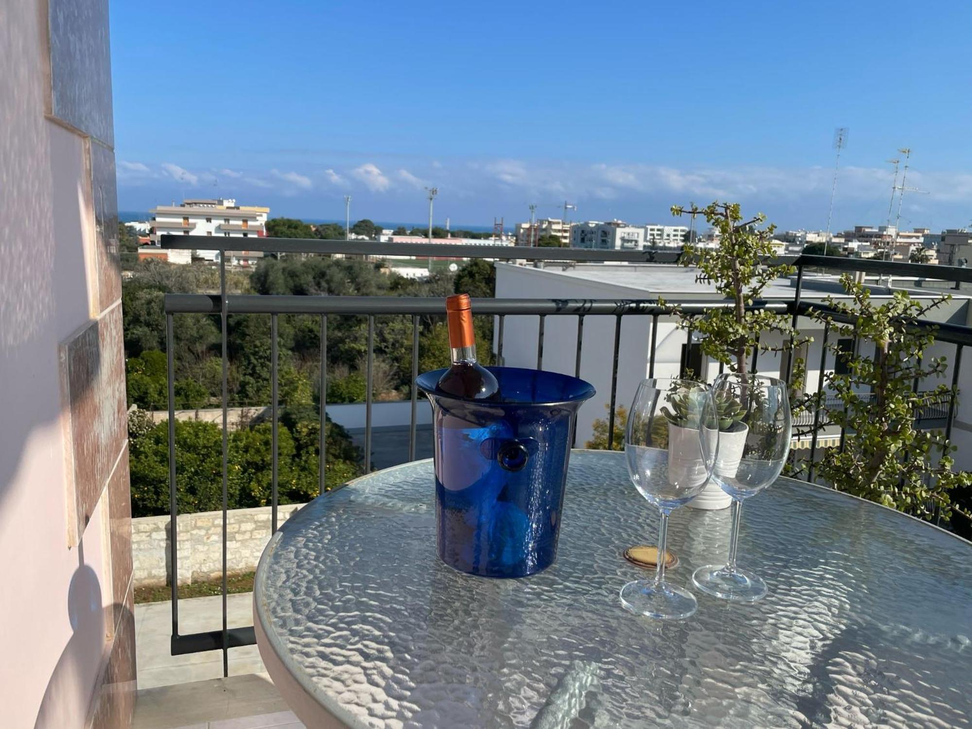 Wanderlust House Hotel Bari Exterior photo